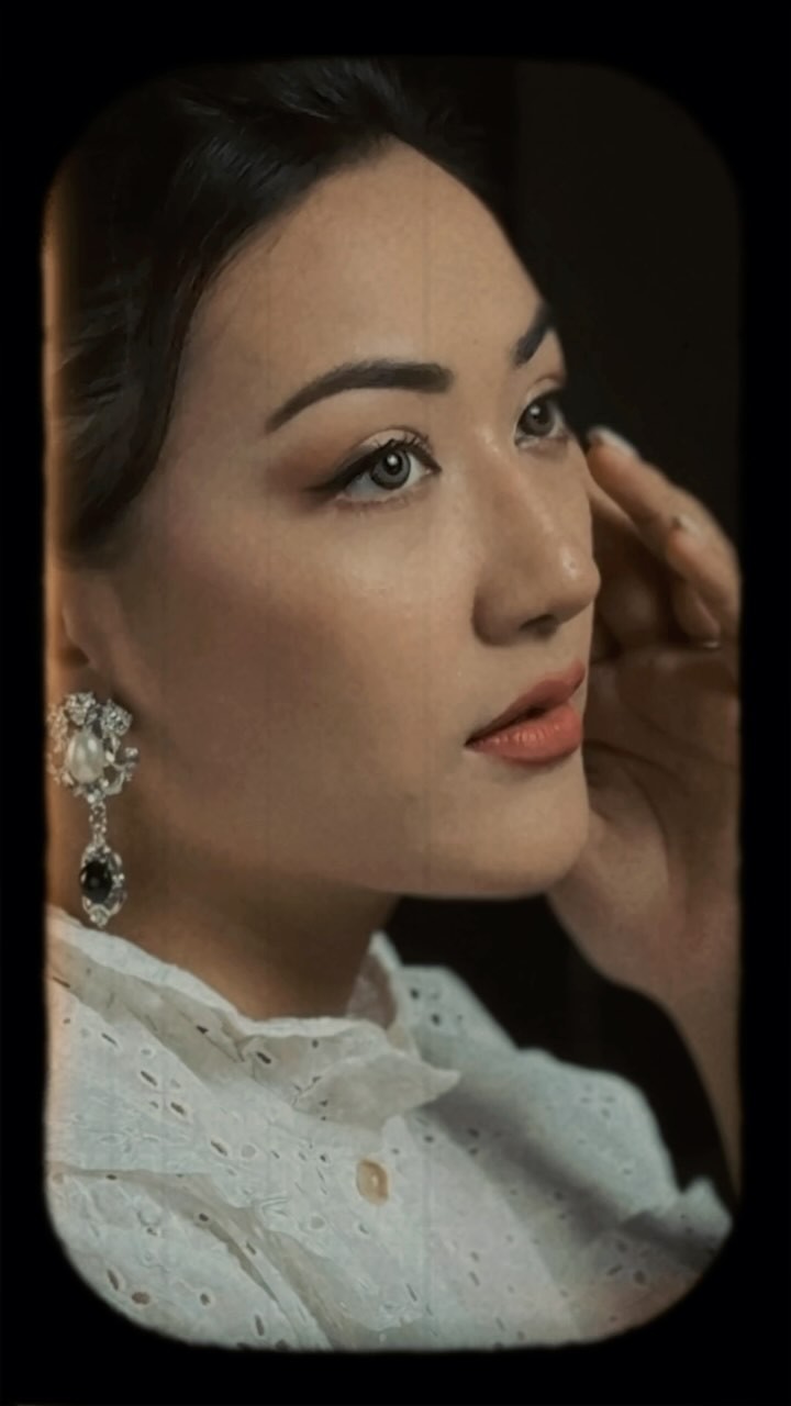Asri Jewelers - Portrait